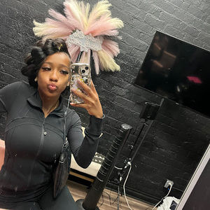 Meet your Posher, Anasia